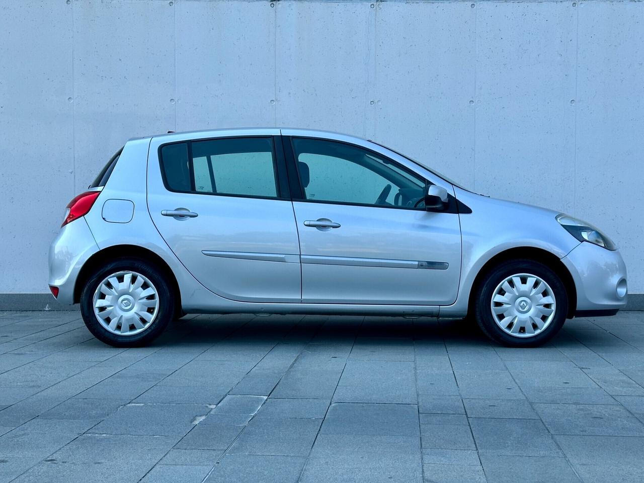 Renault Clio 1.2 16V 5 porte Luxe