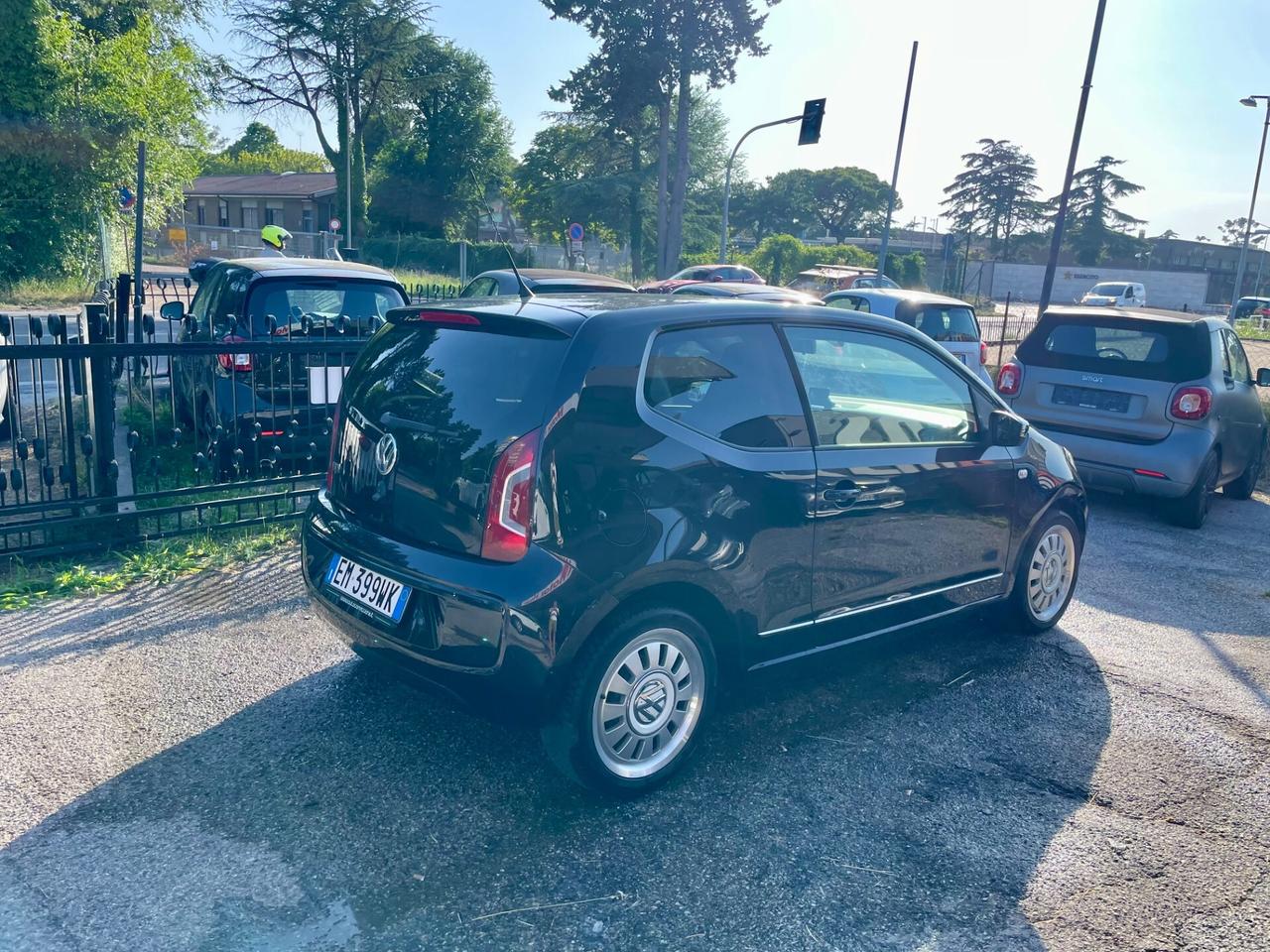 Volkswagen up! 1.0 75 CV 3p. high up!