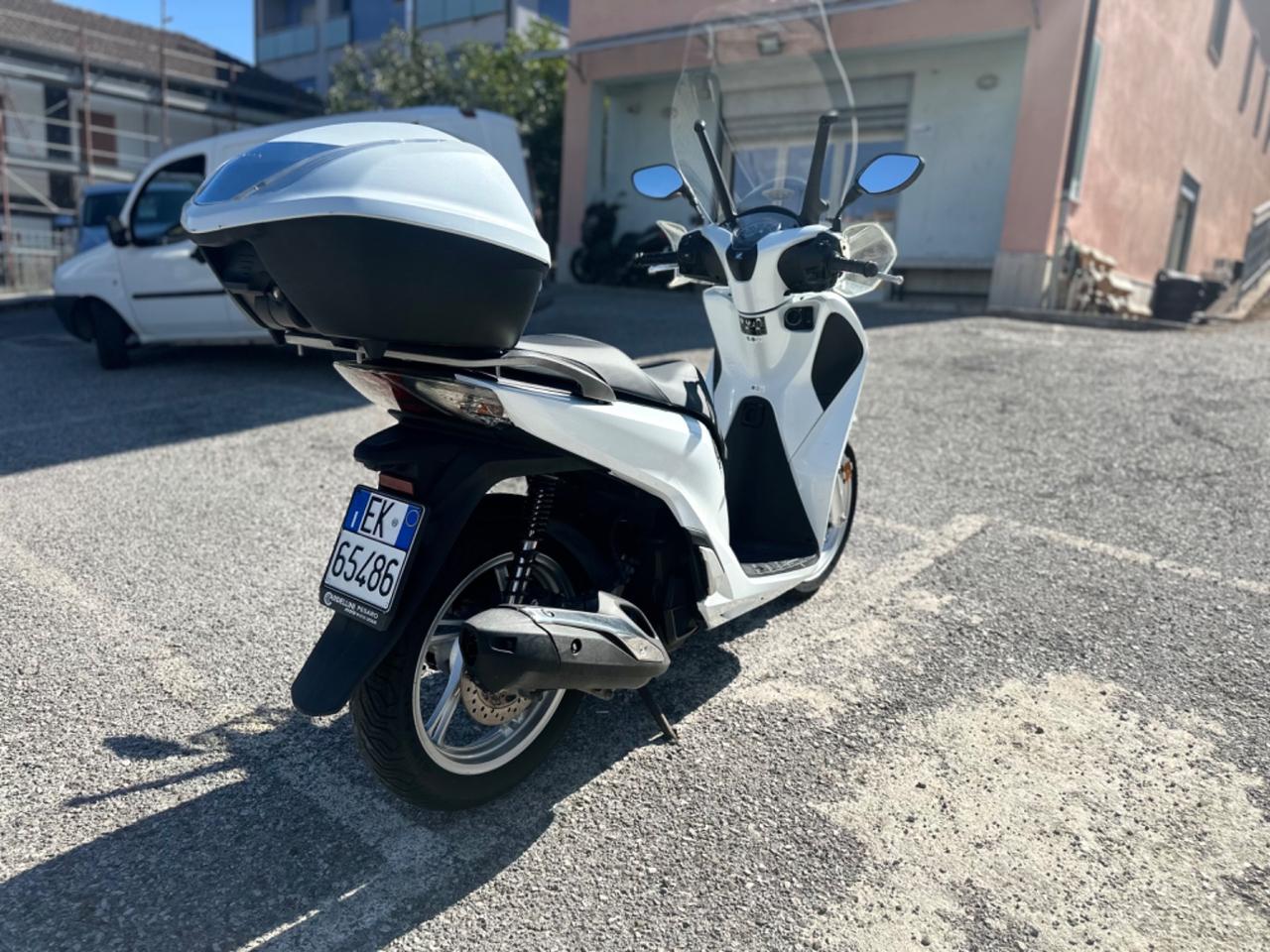 HONDA SH 150 BIANCO PERLA