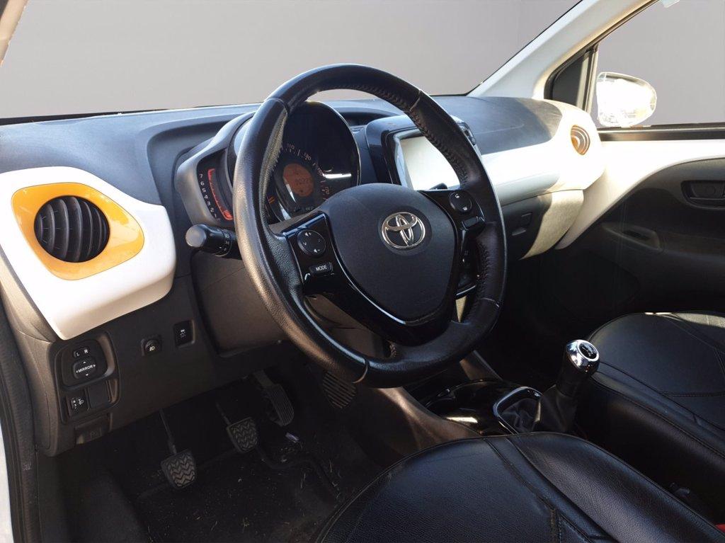 TOYOTA Aygo 5p 1.0 x-play my15 del 2015
