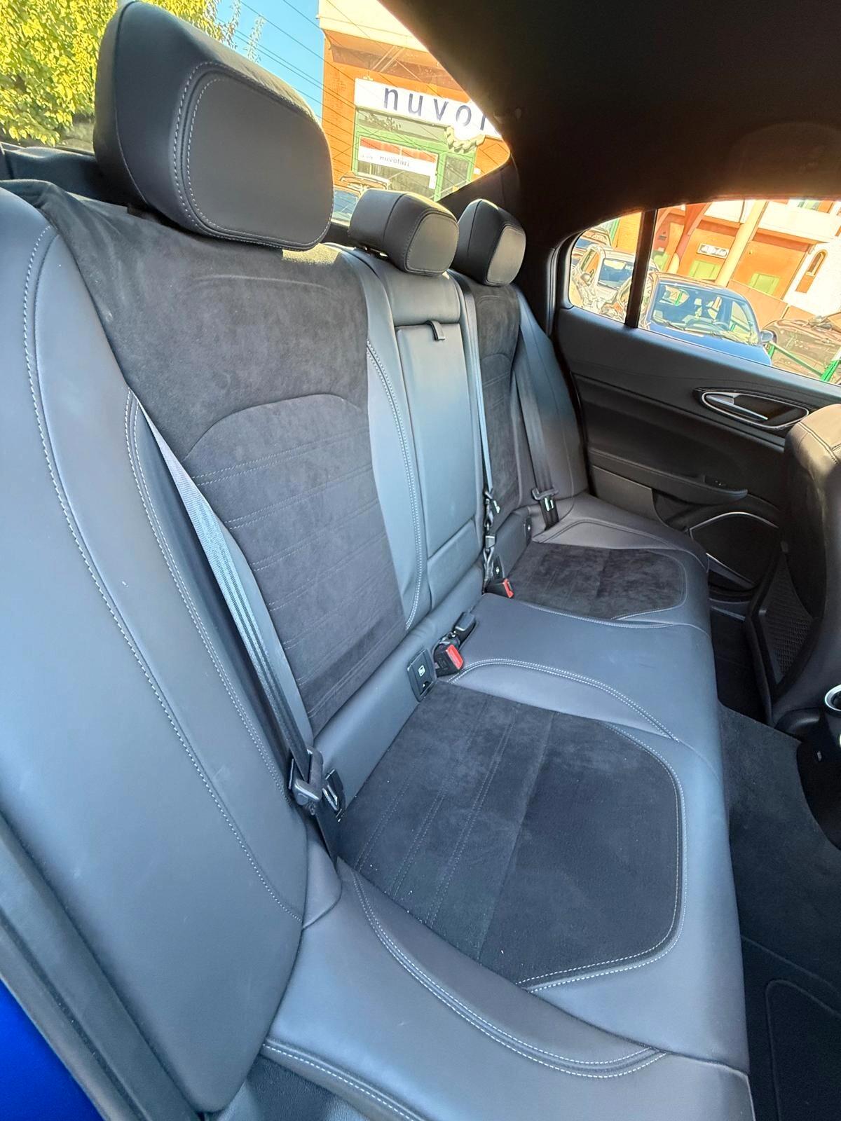 Alfa Romeo Giulia 2.0 280 CV AT8 AWD Q4 Veloce Ti