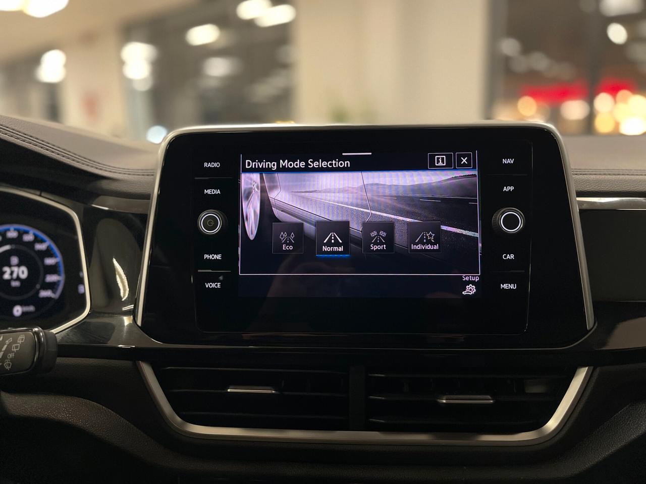 Volkswagen T-Roc 2.0 TDI SCR 150cv DSG R-Line