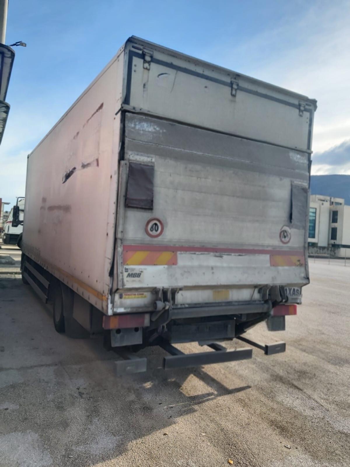 Iveco Eurocargo 120 e24 sponda idraulica