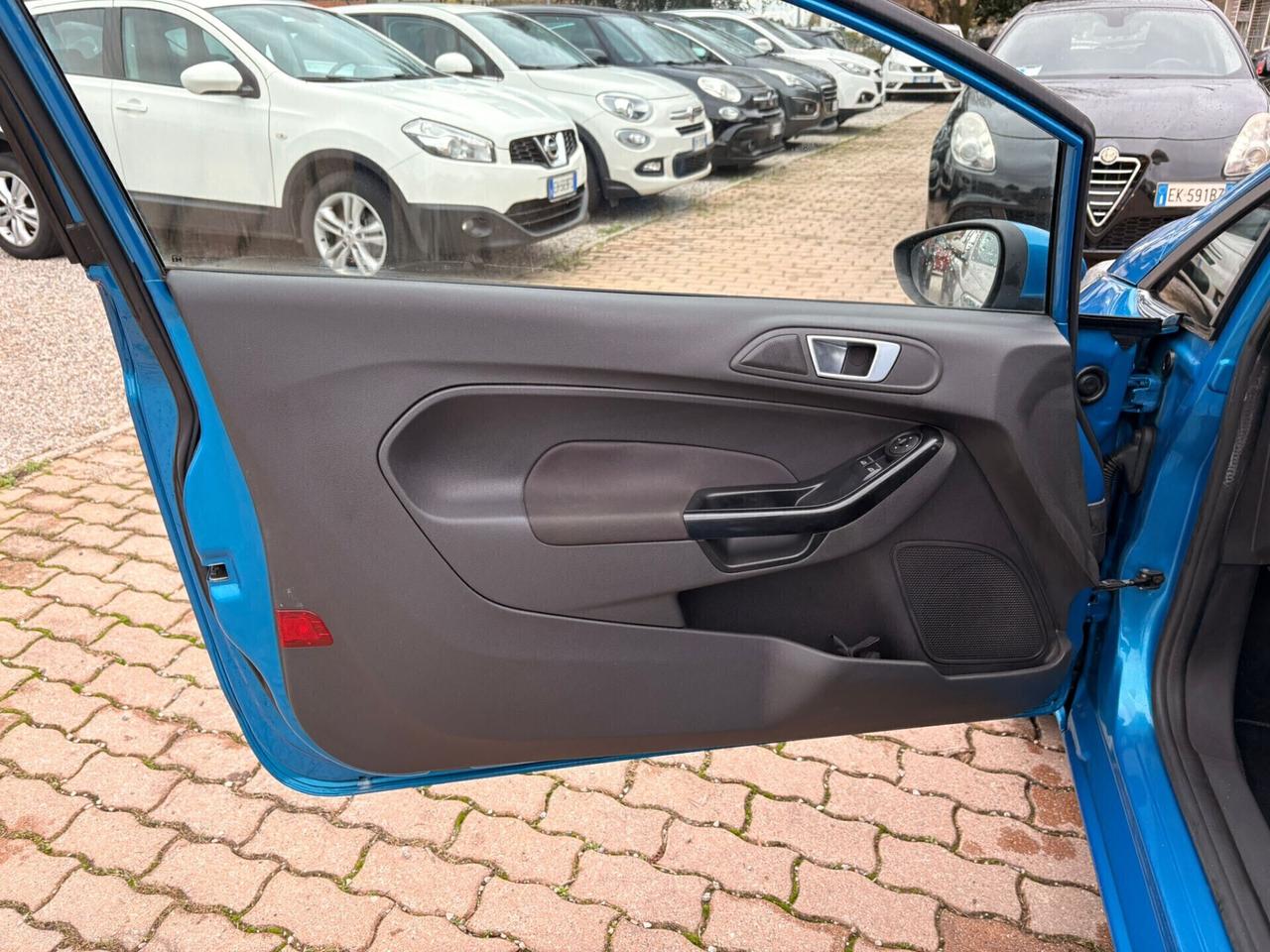 Ford Fiesta 1.4 3 porte Bz.- GPL Black & White Edition