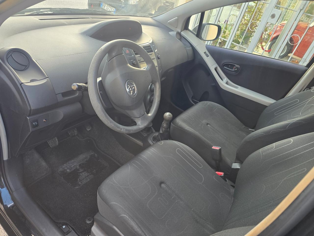 Toyota Yaris 1.0 5 porte Sol