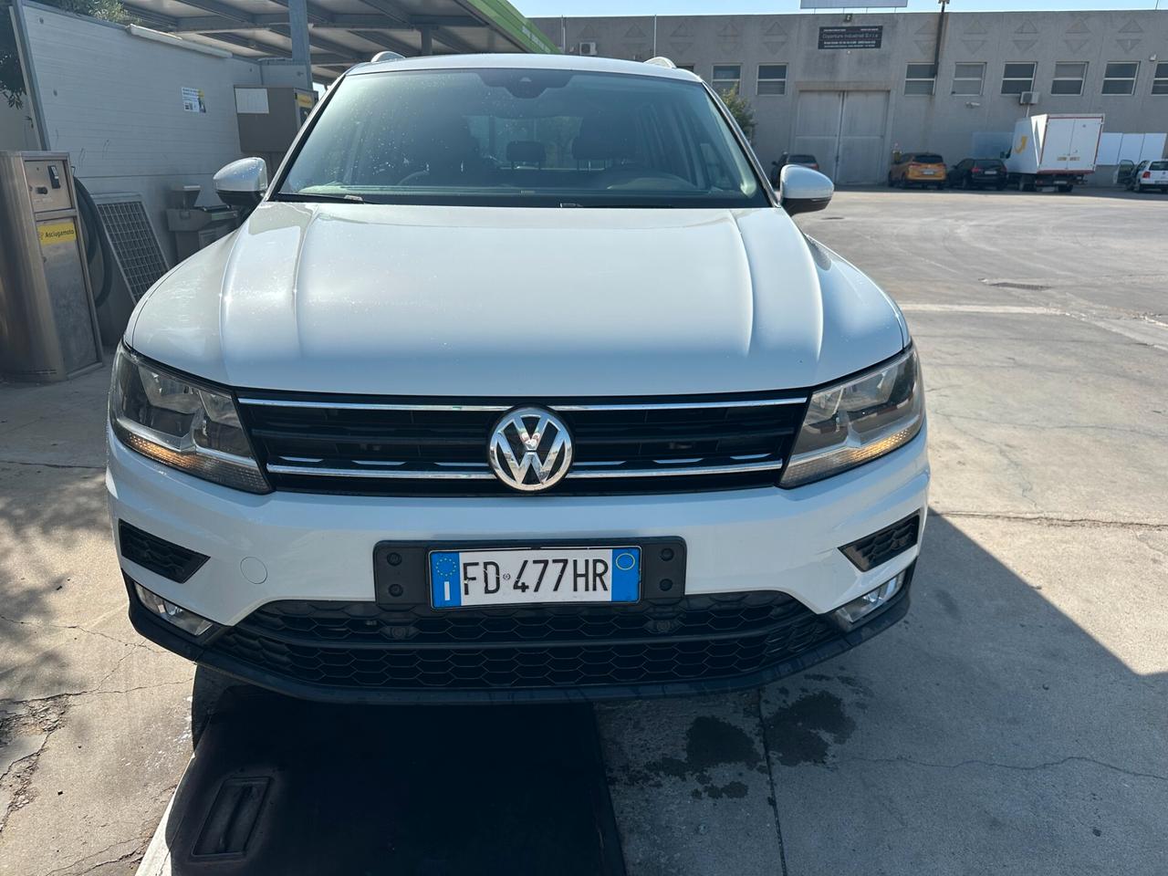 Volkswagen Tiguan 2.0 TDI SCR DSG 4MOTION Business BMT