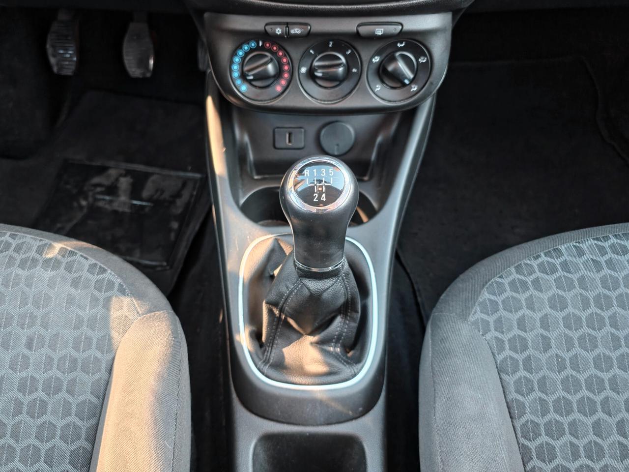 Opel Corsa 1.2 Coupé Innovation 2016-E6 Manuale NEO 5P