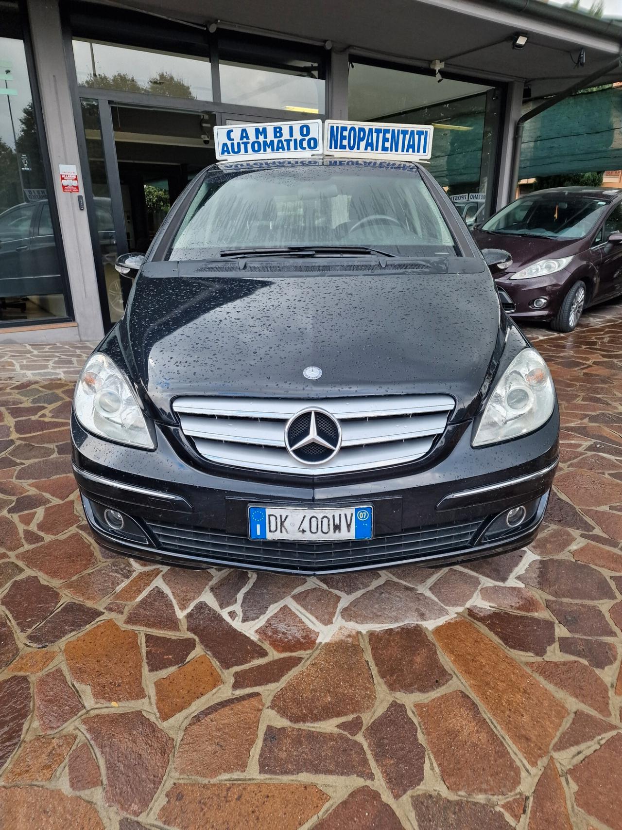 Mercedes-benz B 200 CDI PER NEOPATENTATI E CAMBIO AUTOMATICO