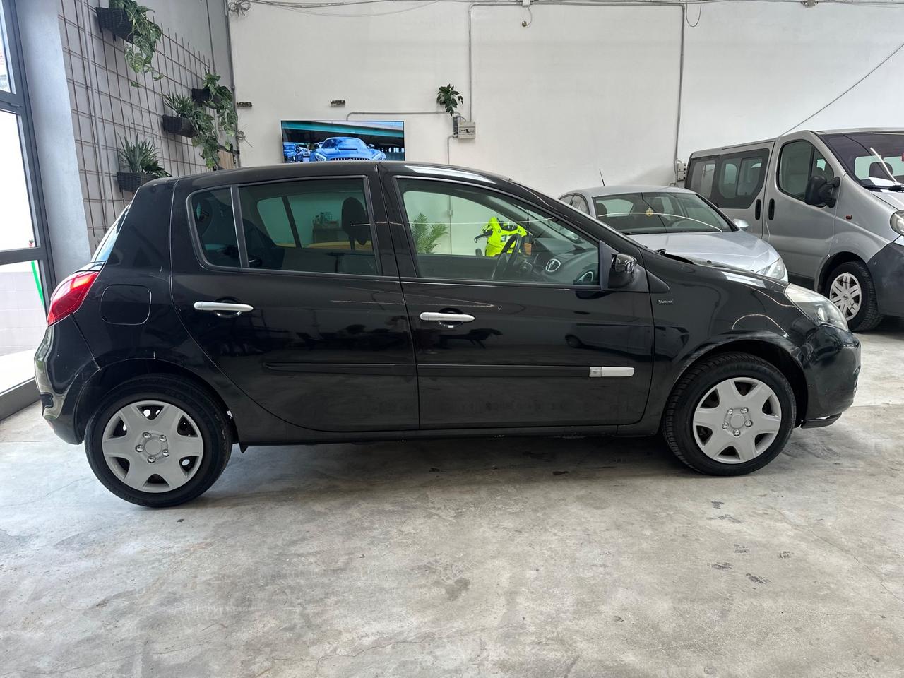 Renault Clio 1.2 16V 5 porte Dynamique