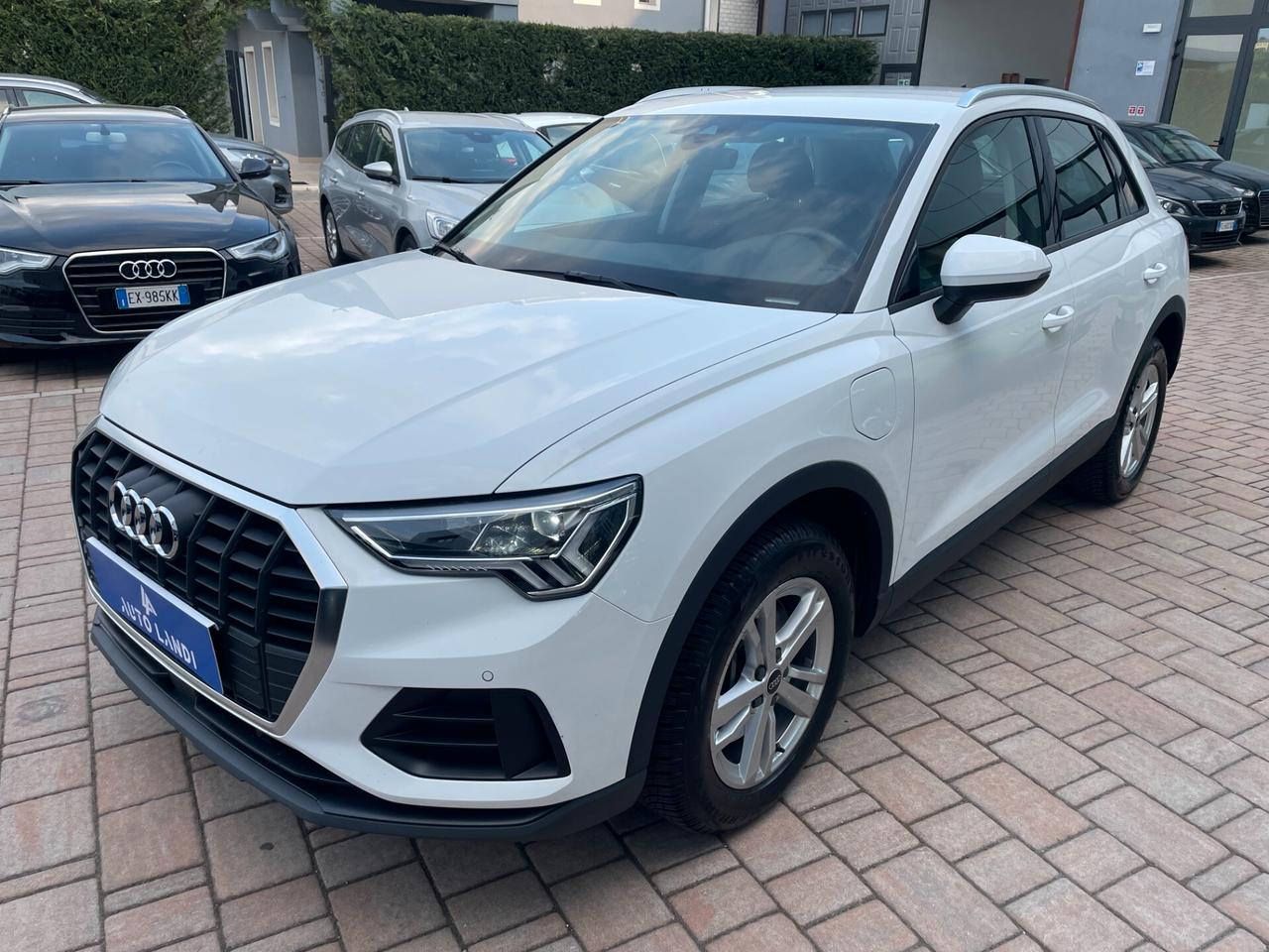 Audi Q3 45 TFSI e S tronic Business