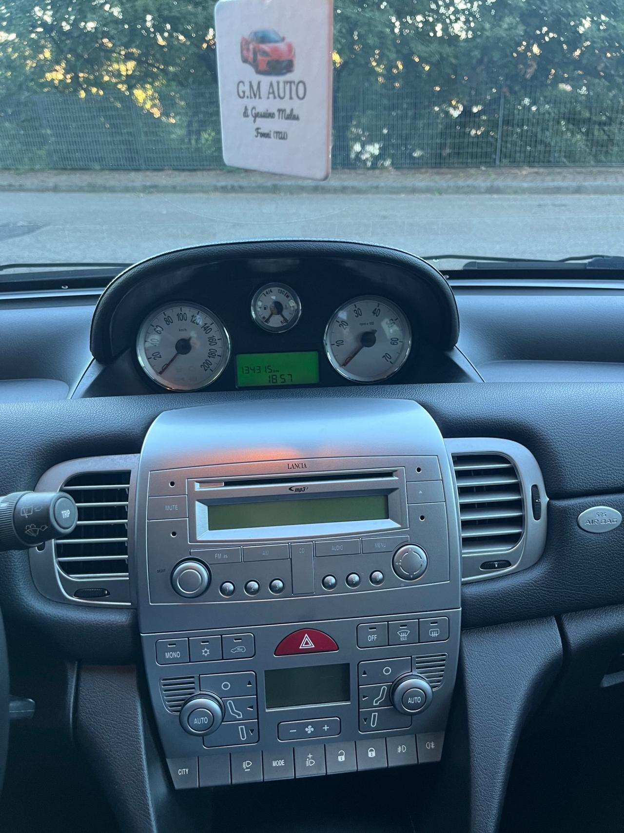 Lancia Ypsilon 1.3 MJT 75 CV DPF Sport MomoDesign