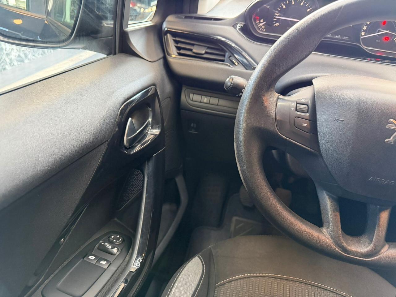 Peugeot 208 PureTech 82 5 porte Allure