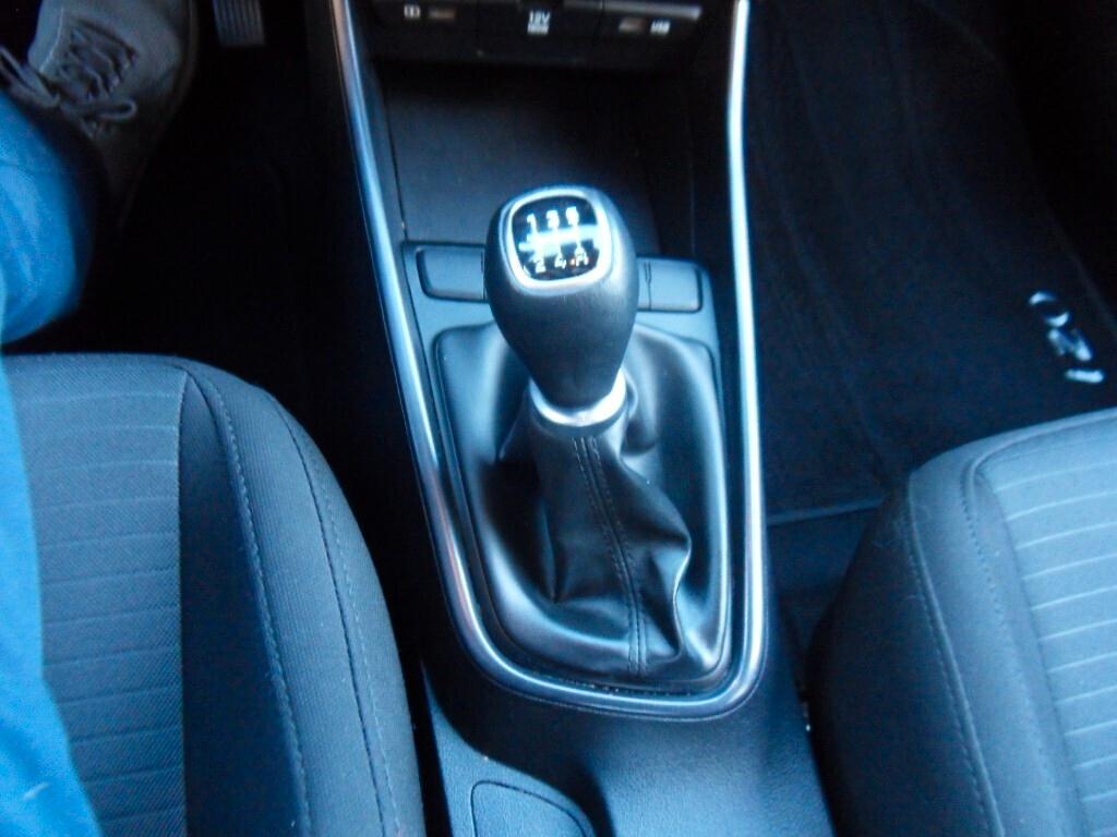 Hyundai i20 1.2 MPI MT Connectline