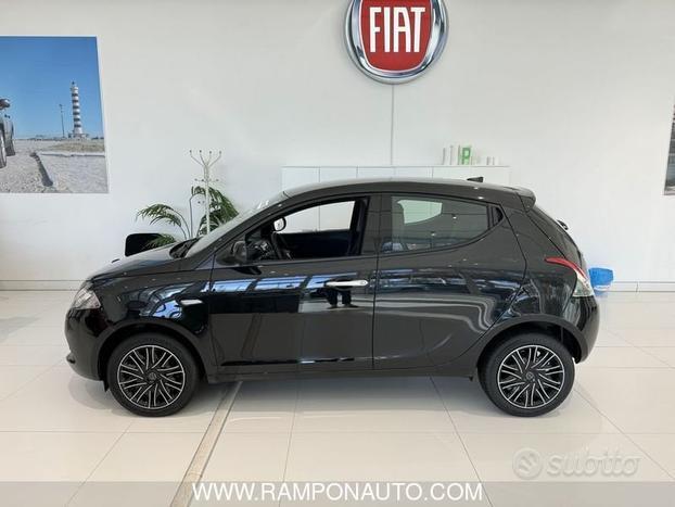 Lancia Ypsilon 1.0 FireFly 5 porte S&S Hybrid Oro