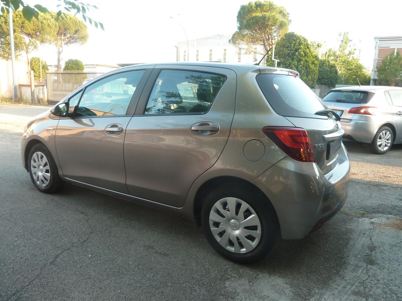 Toyota Yaris 1.5 Hybrid 5 p. Cambio Automatico