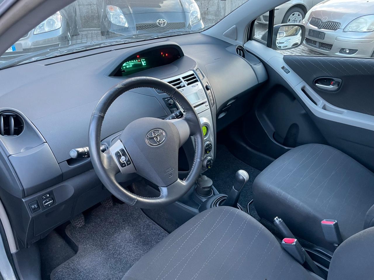 Toyota Yaris 5p 1.0 Sol NEOPATENTATI FULL OPTIONAL