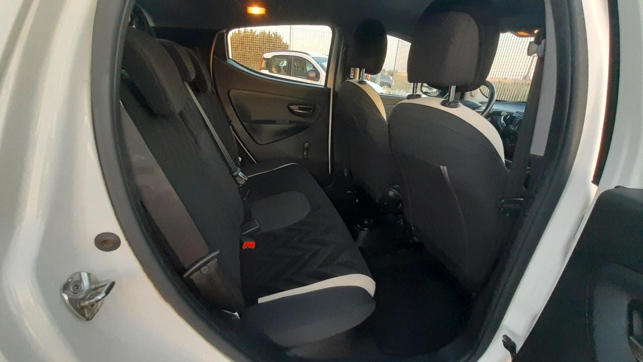 Lancia Ypsilon 1.2 69 CV 5 porte Platinum