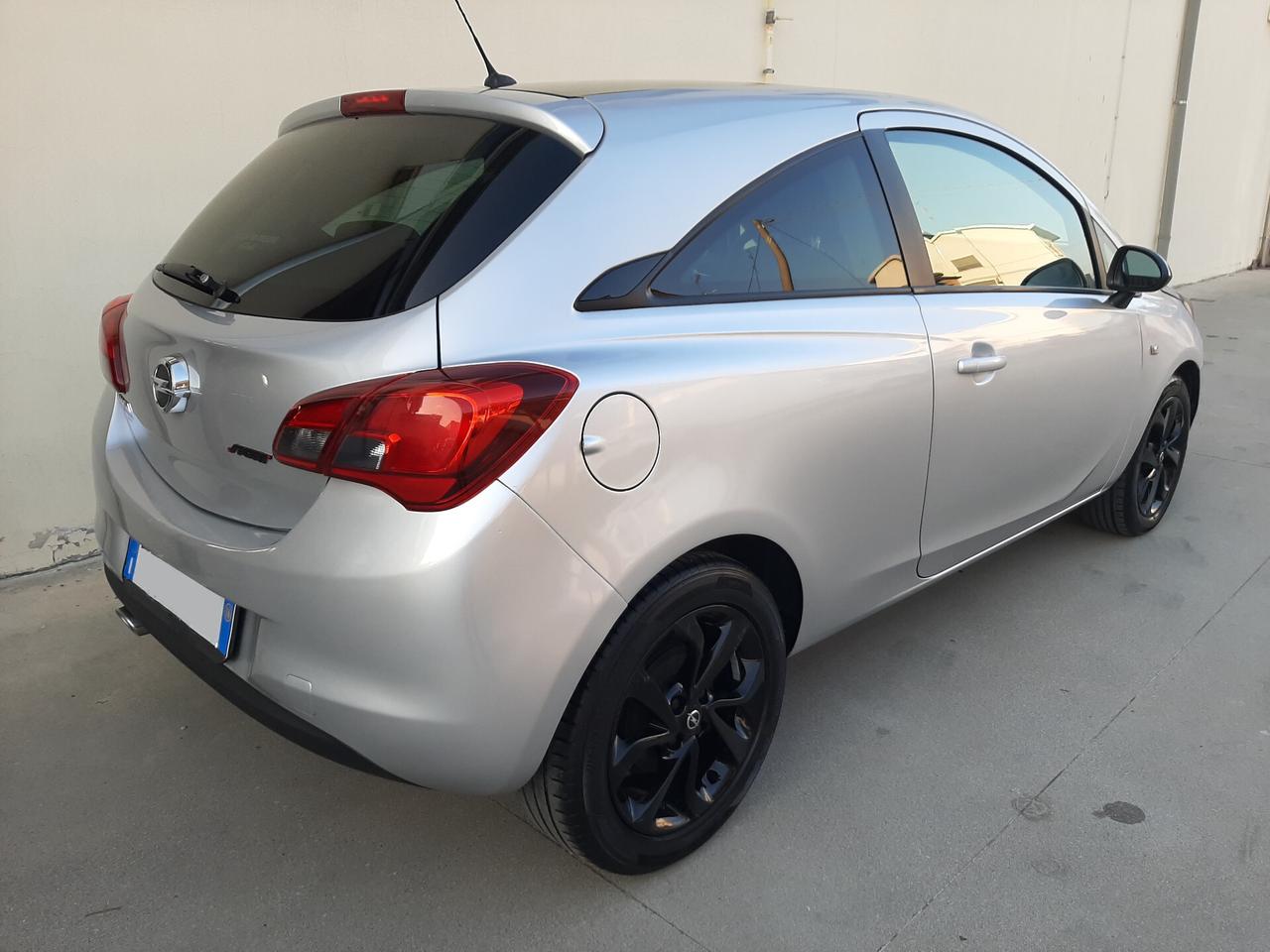 Opel Corsa Coupé 1.4 90cv GPL-Tech b-Color