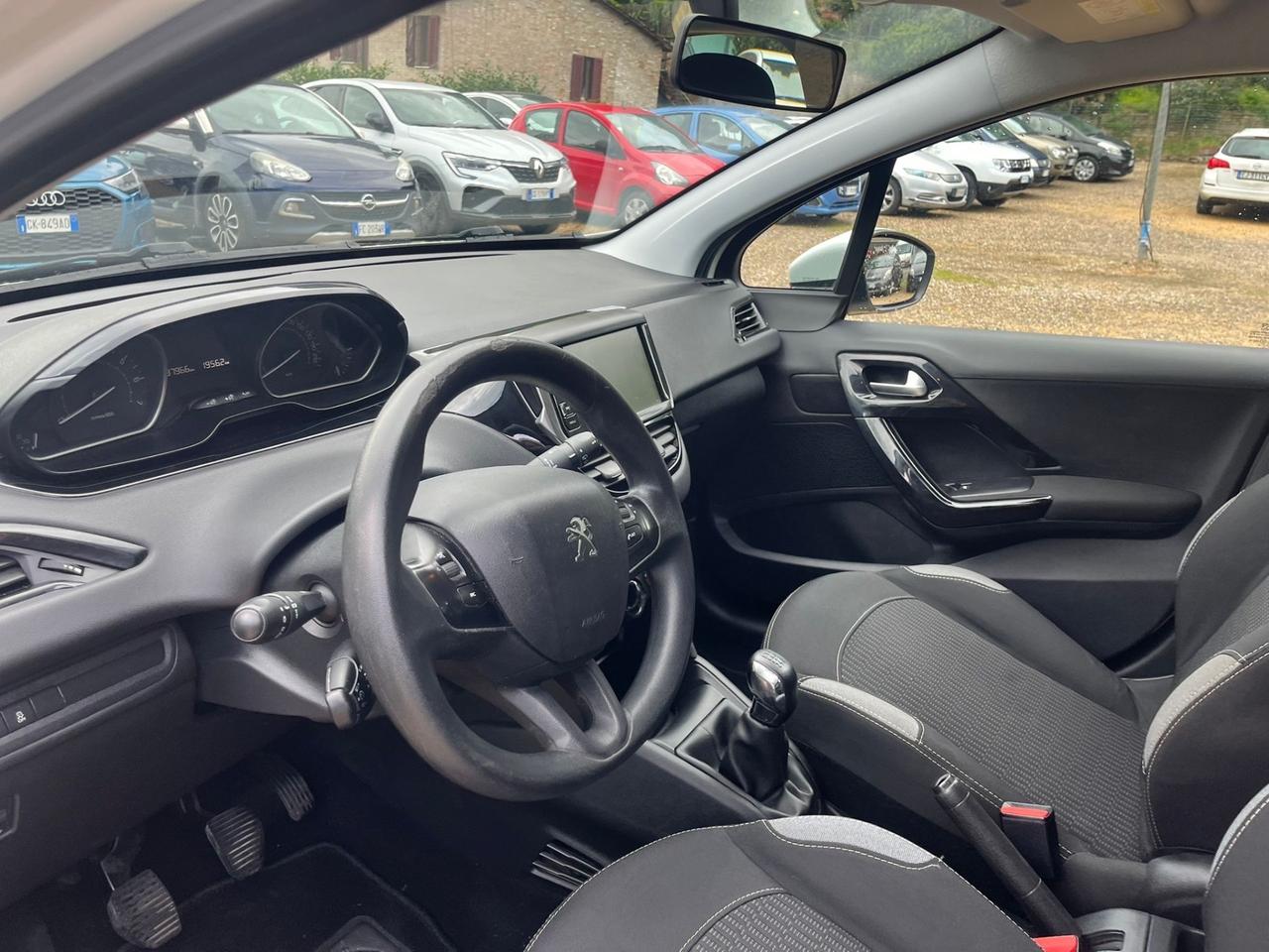 Peugeot 208 1.2 Benzina - Neopatentati - Tagliandi Certificati