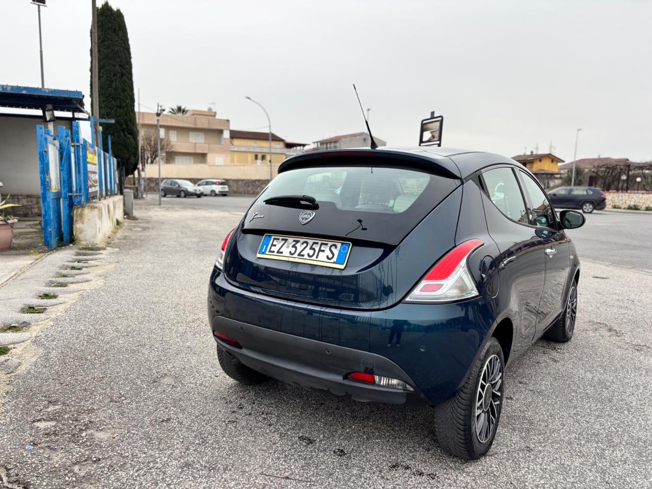 Lancia Ypsilon 0.9 TwinAir 85 CV 5 porte S&S DFN 30th Anniversary