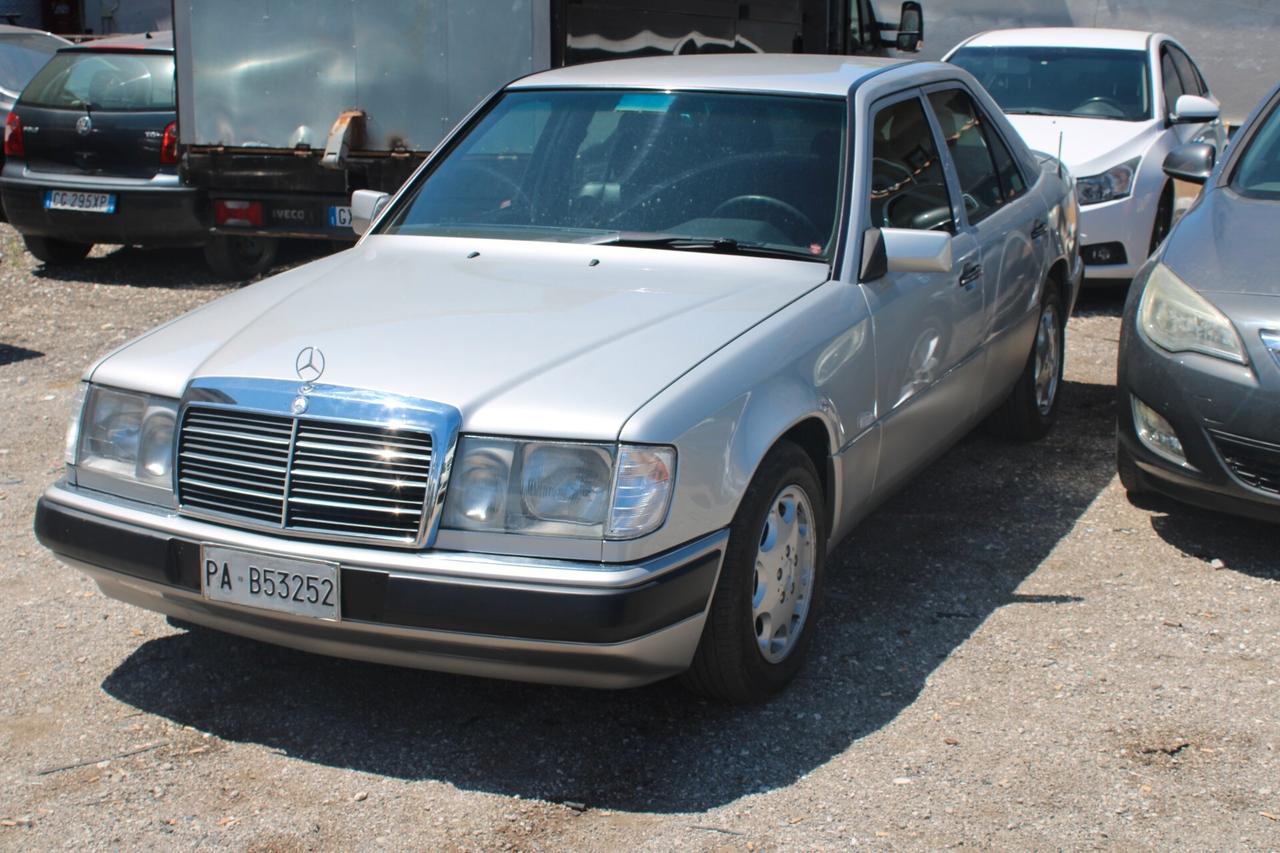 Mercedes-benz E 200 MERCEDES BENZ 124019