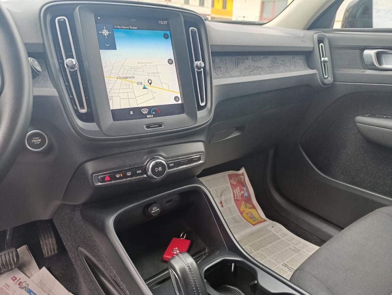 VOLVO XC40 D3 AWD GEEARTRONIC LED/NAV/SENS.POSTERIORI/
