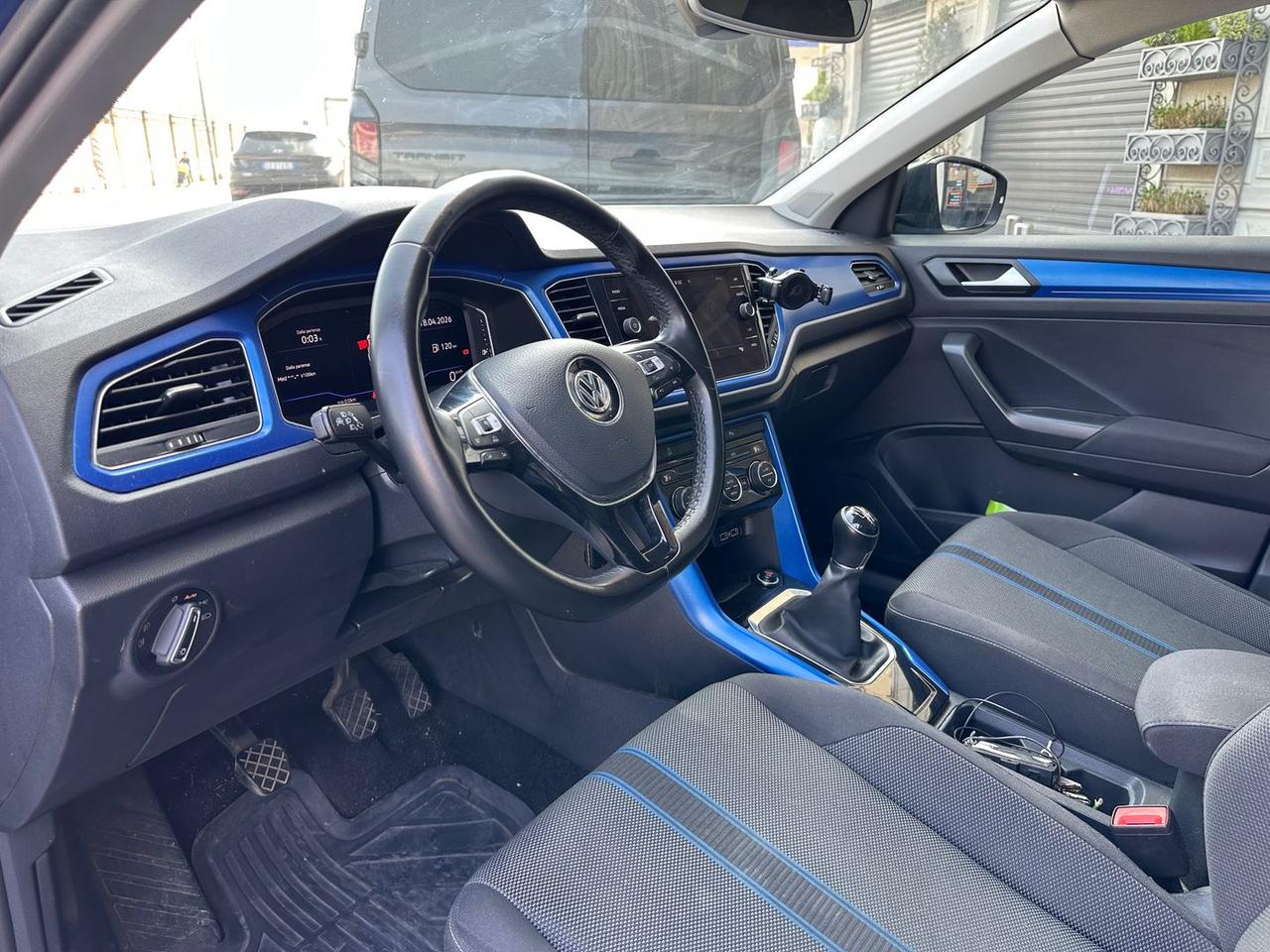 Volkswagen T-Roc 1.6 TDI Advanced #10500