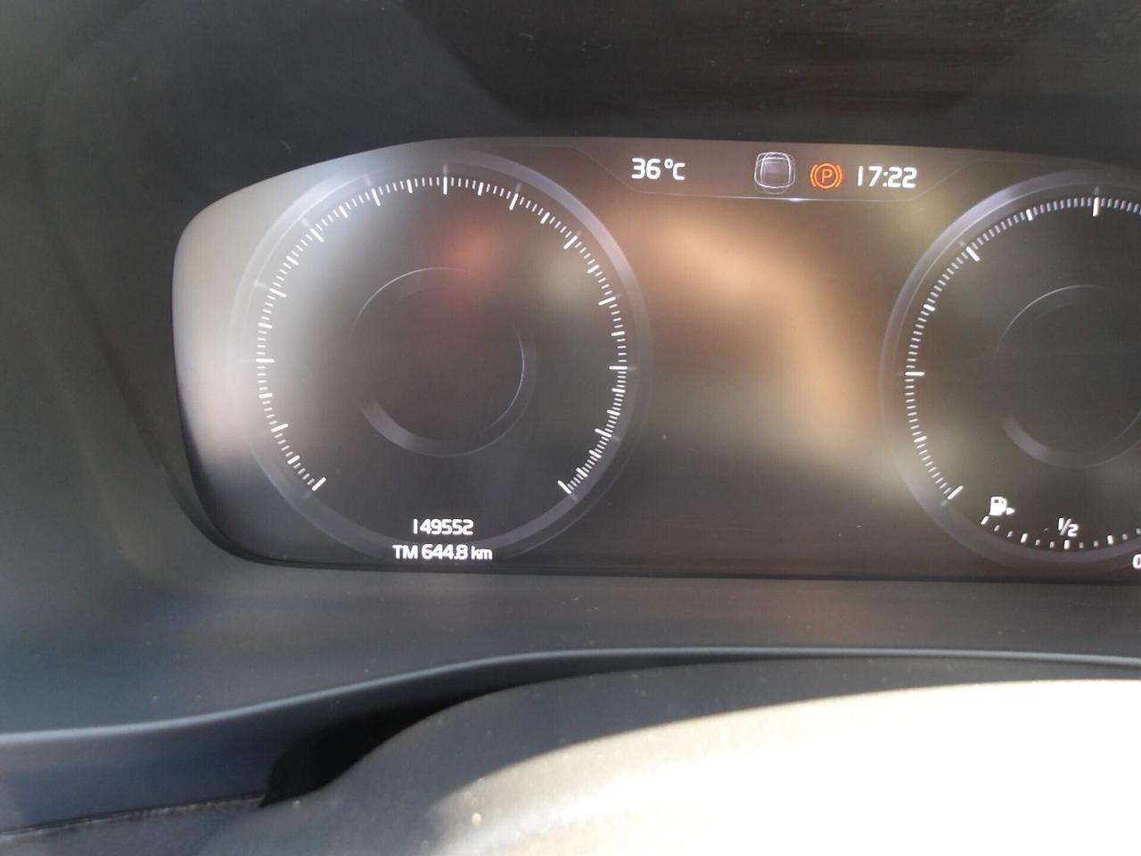 VOLVO XC40 4WD-AUTO-RETROC-2019