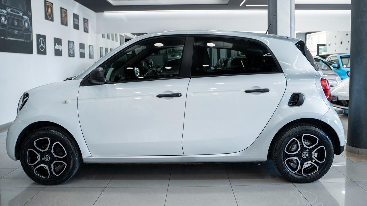 Smart ForFour 1.0 YOUNGSTER 71 CV TWINAMIC AUTO NAVI PELLE FULL