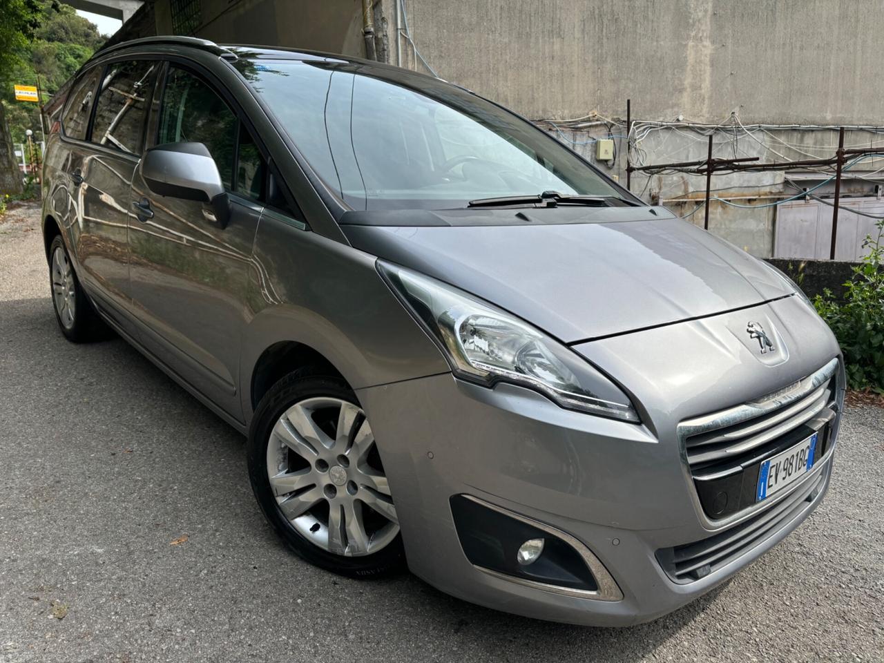 Peugeot 5008 2.0 HDi 150CV Active