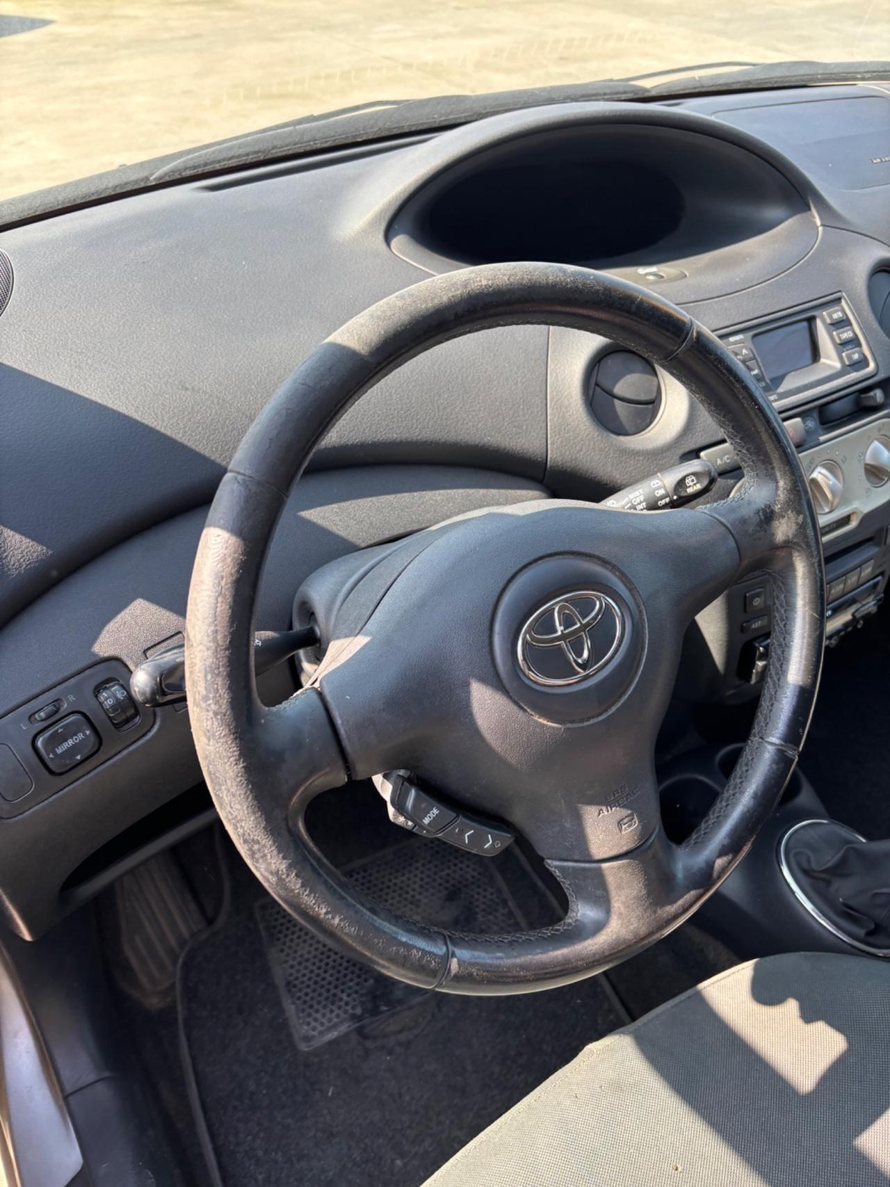 Toyota Yaris 1.0i 16V cat 3 porte Sol '03