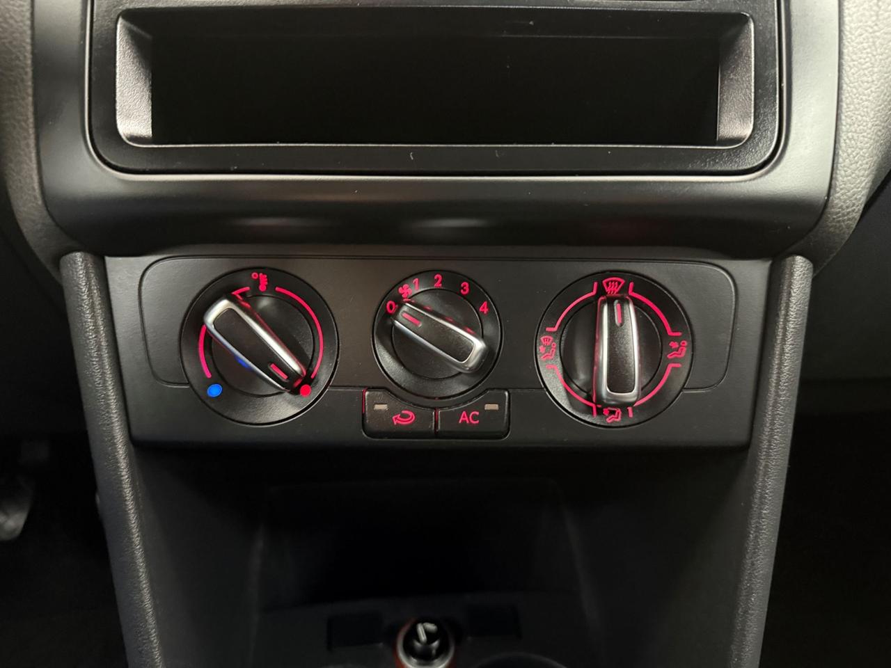 VOLKSWAGEN Polo V 2009 Polo 5p 1.2 Comfortline 70cv