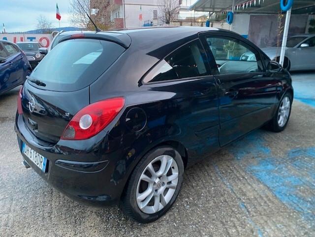 Opel Corsa 1.2 3 porte Club