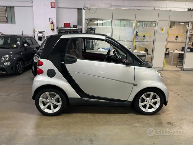Smart ForTwo CABRIO 1.0 interni in pelle