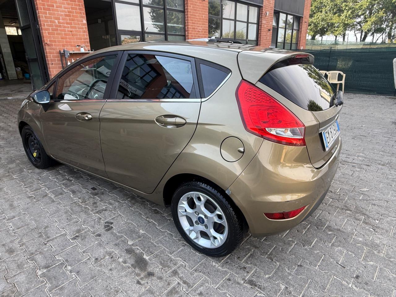 Ford Fiesta Ikon 1.4 TDCi 70CV 5 porte