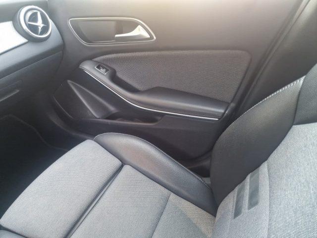 MERCEDES-BENZ GLA 180 d Automatic Business