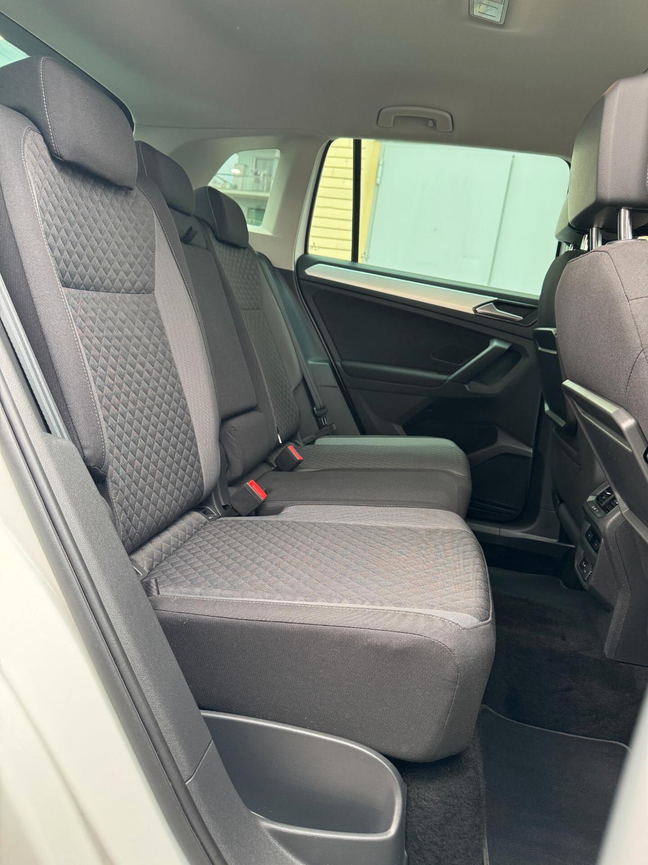 Volkswagen Tiguan 1.6 TDI RLINE