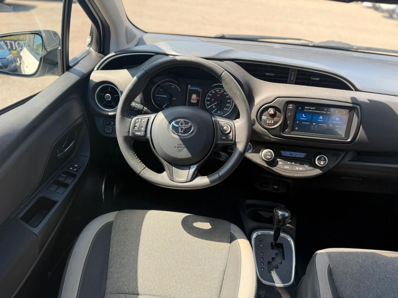 Toyota Yaris 1.5 Hybrid 5 porte Y20 Bitone