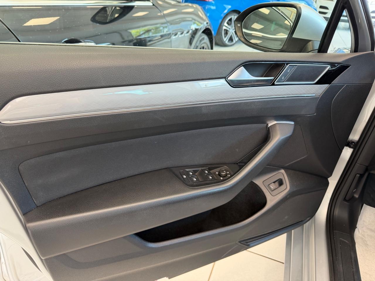 Vw Passat Var.2.0 TDI SCR EVO DSG Business