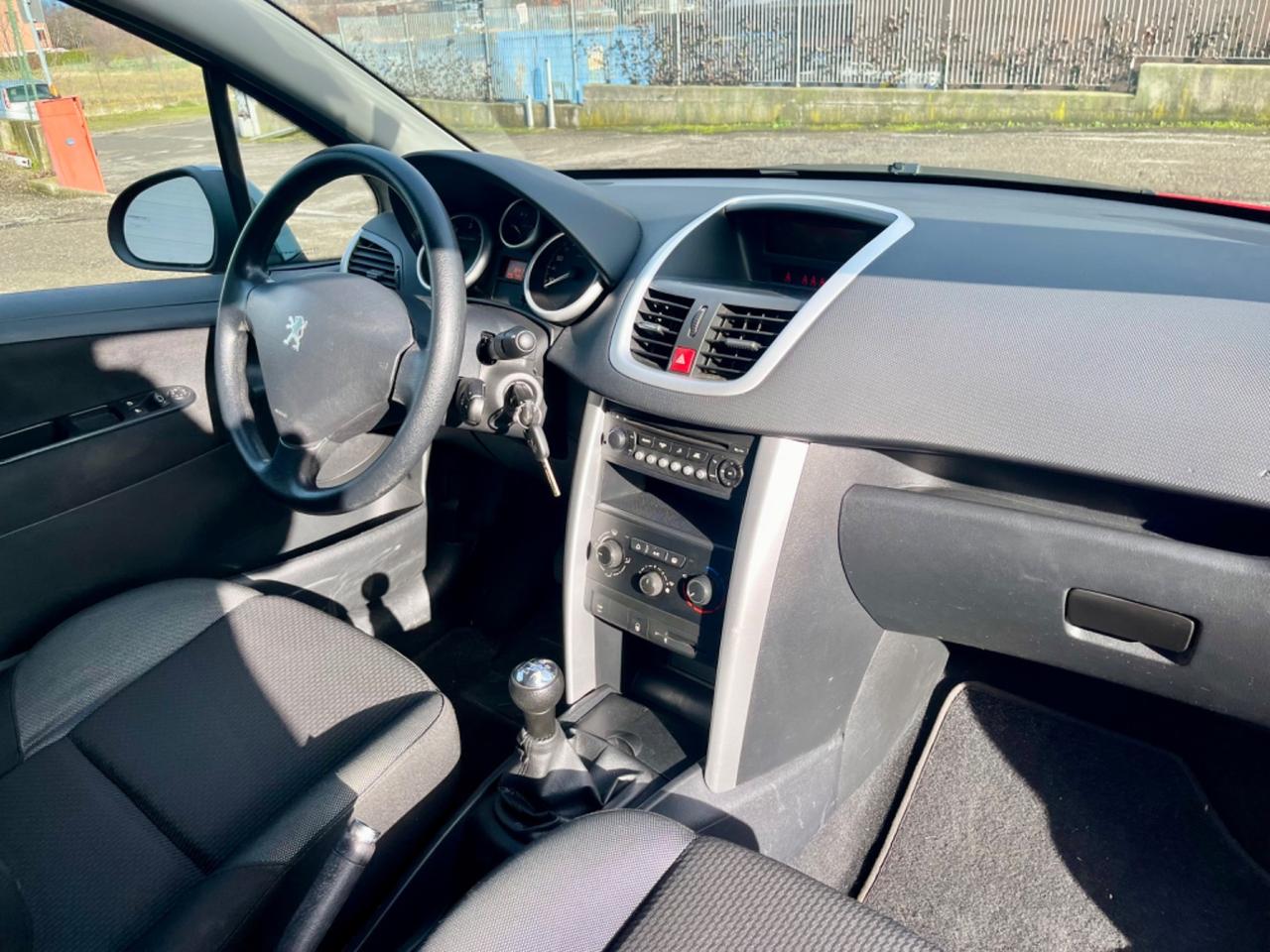 Peugeot 207 Plus 1.4hdi 106.000km 2013 3 porte per neopatentati