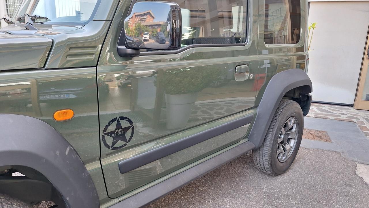 Suzuki Jimny 1.5 5MT Top