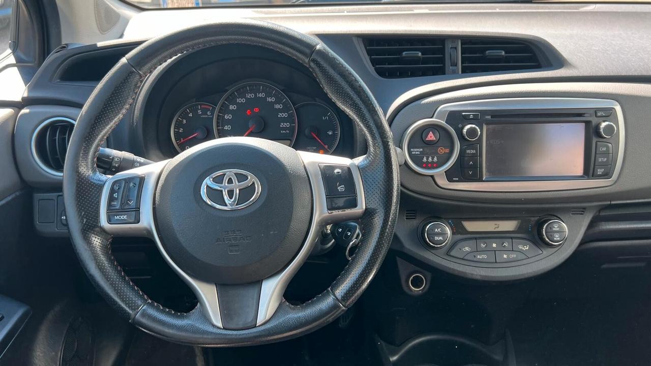 TOYOTA YARIS 1.4 D 5 PORTE LOUNGE 2014