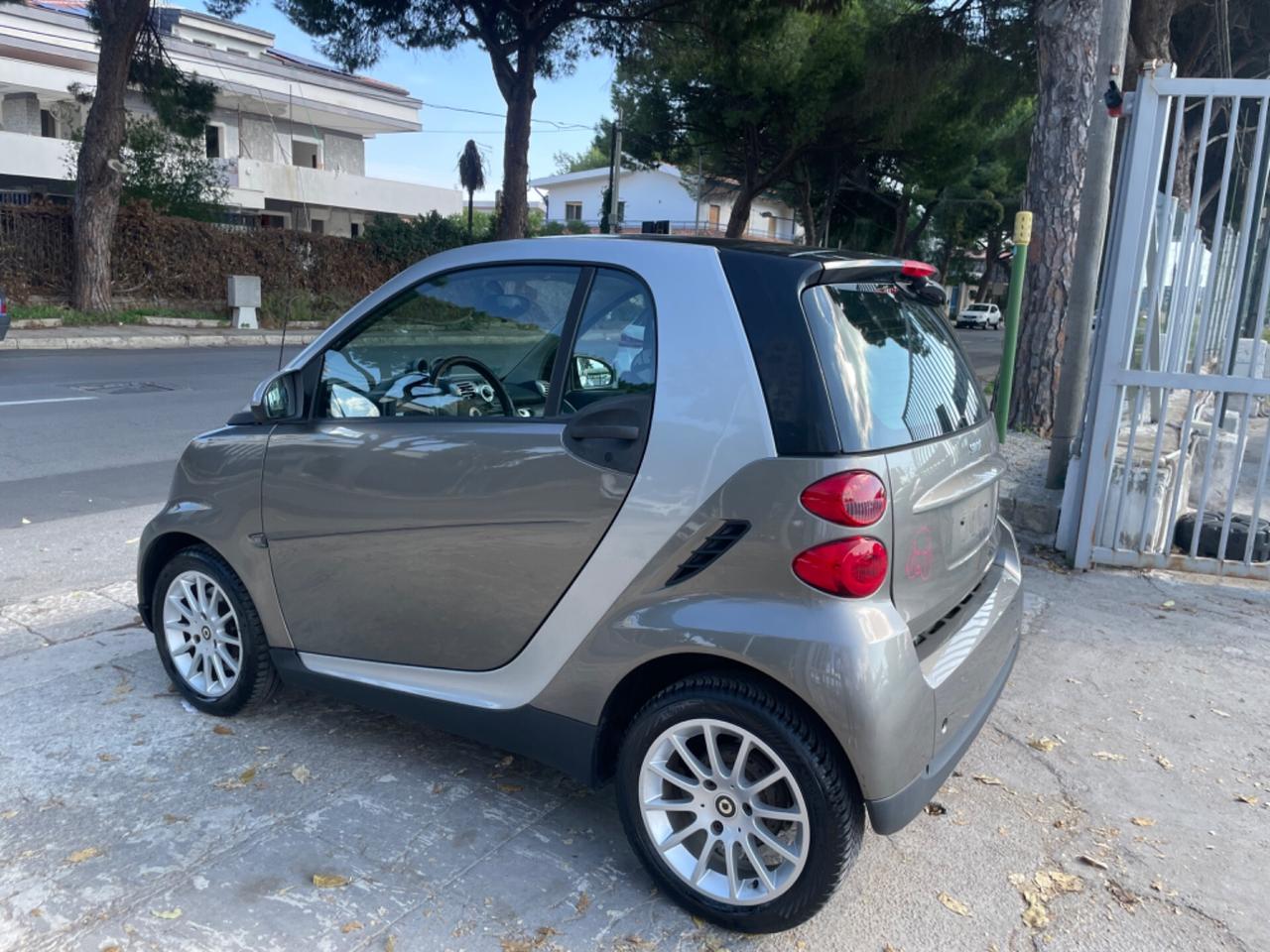 Smart ForTwo 1000 52 kW MHD coupé pure