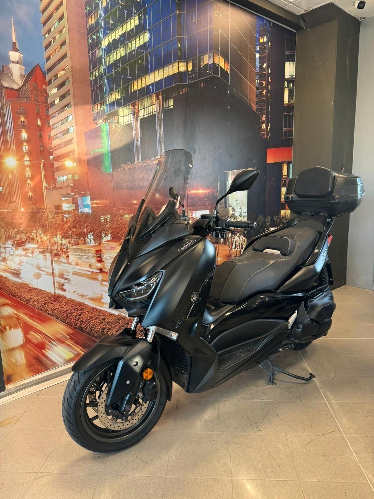 Yamaha X-Max 400