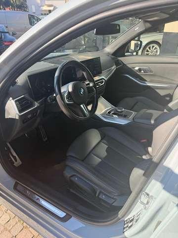 BMW 330 330d Touring mhev 48V xdrive MSport auto