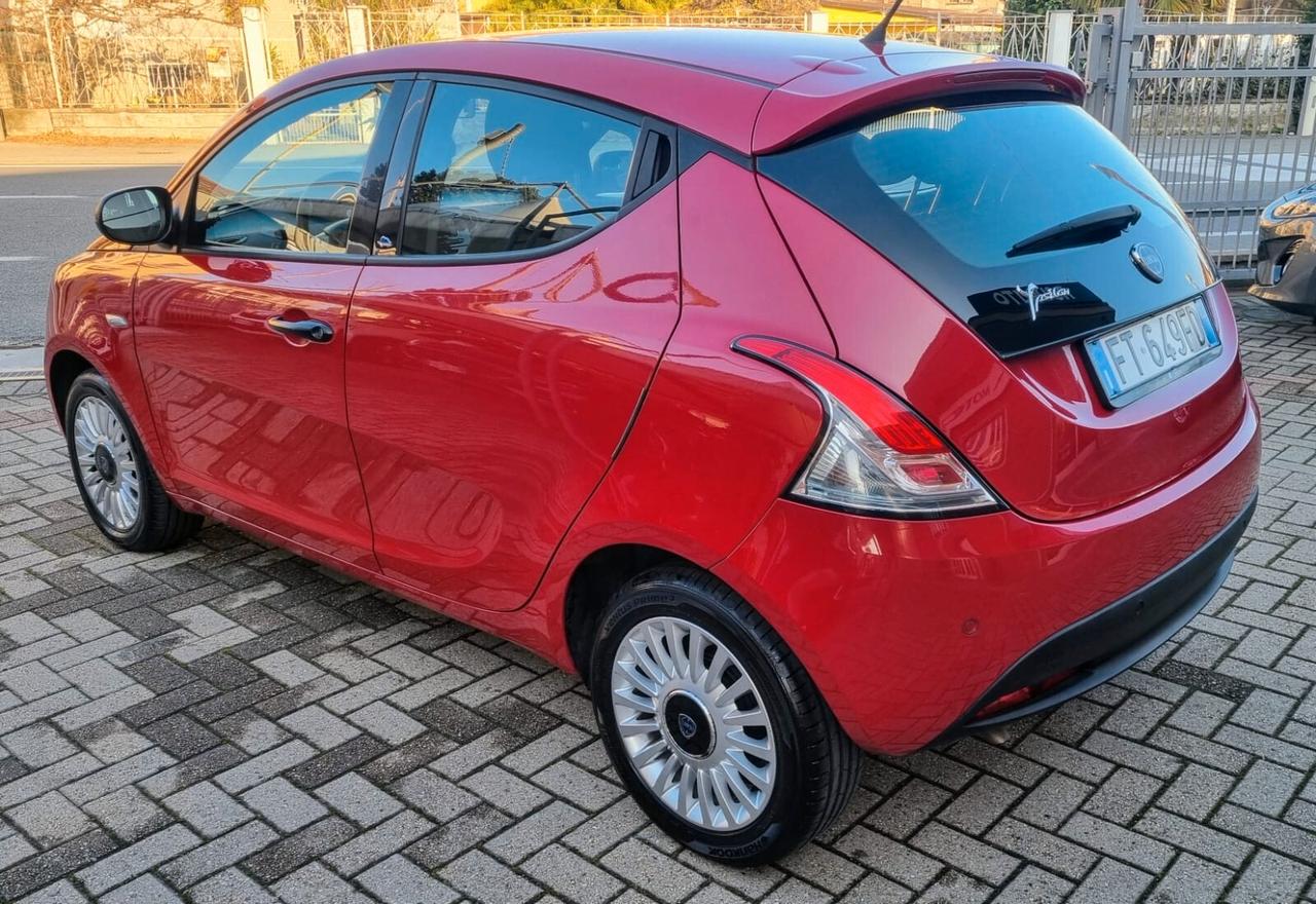 Lancia Ypsilon 1.2 69 CV 5 porte GPL Ecochic Elefantino Blu