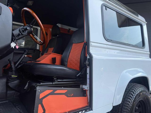 LAND ROVER Defender 2.2 TD4 Hard Top N1
