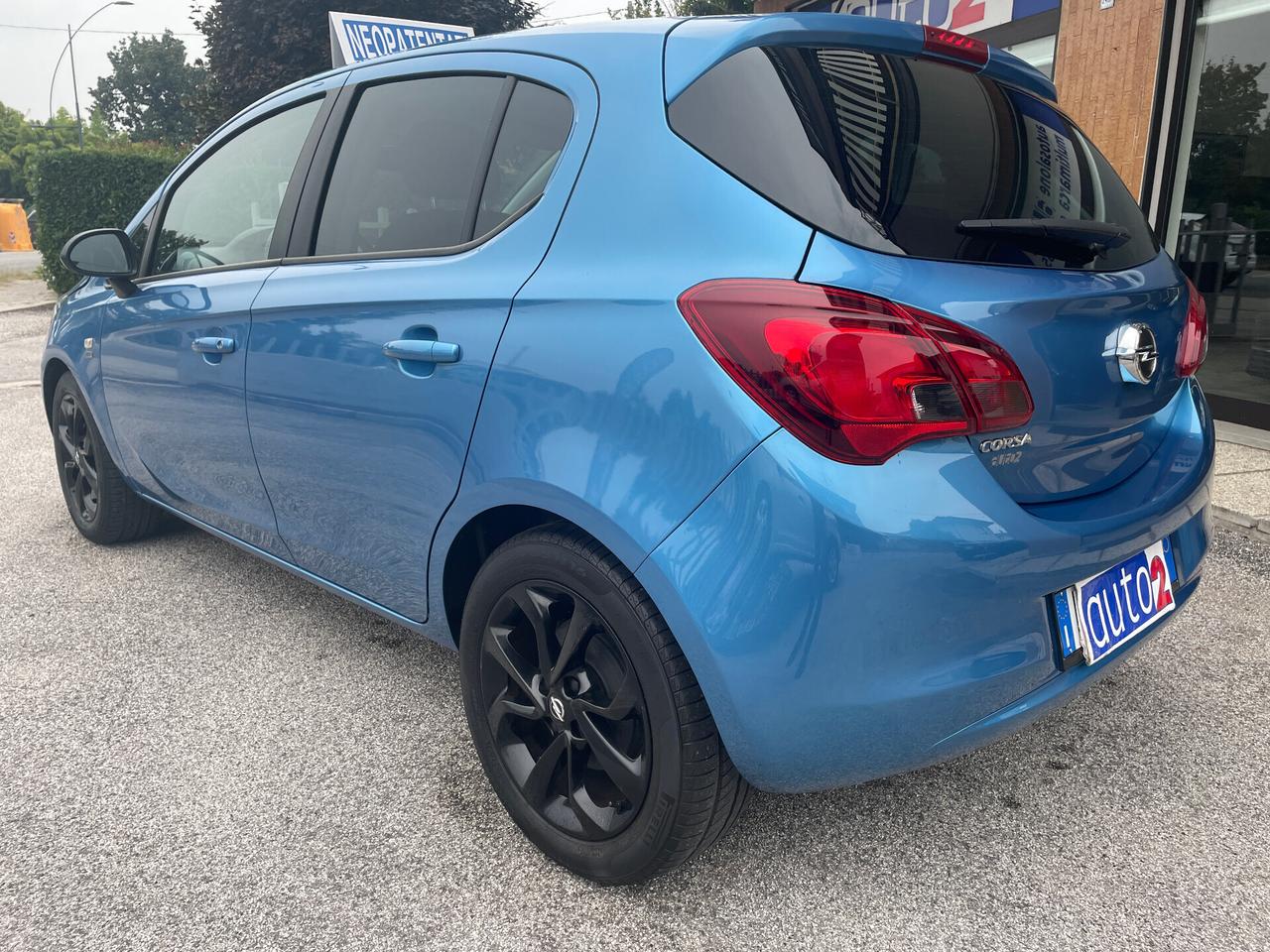 Opel Corsa 1.2 5 porte Black Edition