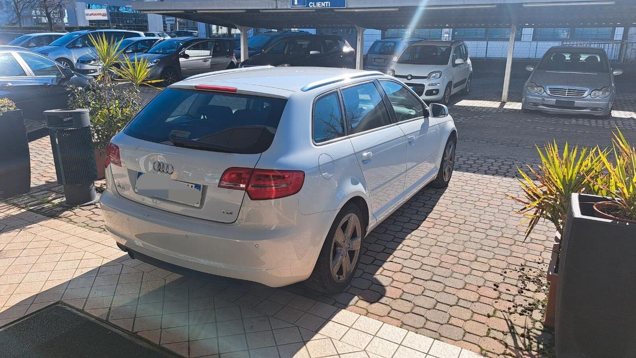 Audi A3 SPB 1.6 TDI 105 CV CR Ambition