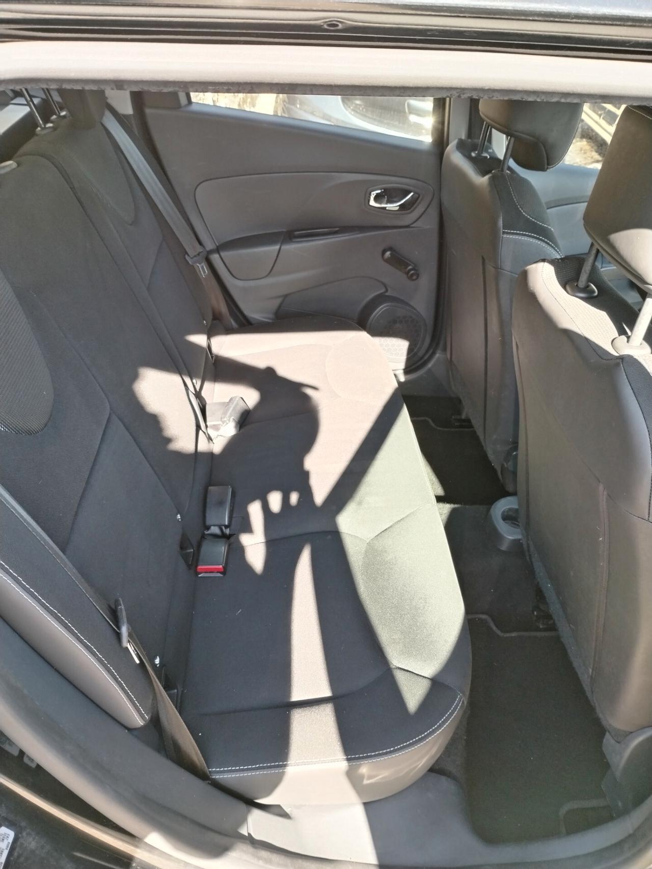 Renault Clio Sporter 1.5 dCi Incidentata